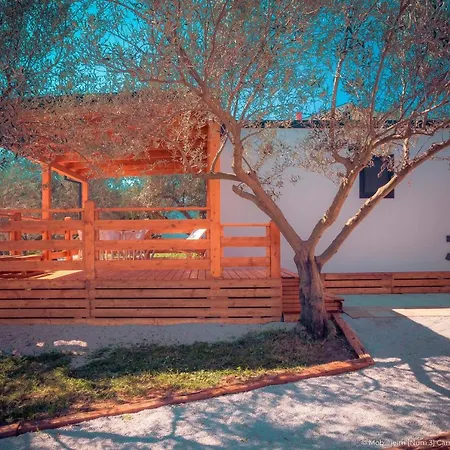 Mobilheim Mate1 Hébergement de vacances Nin